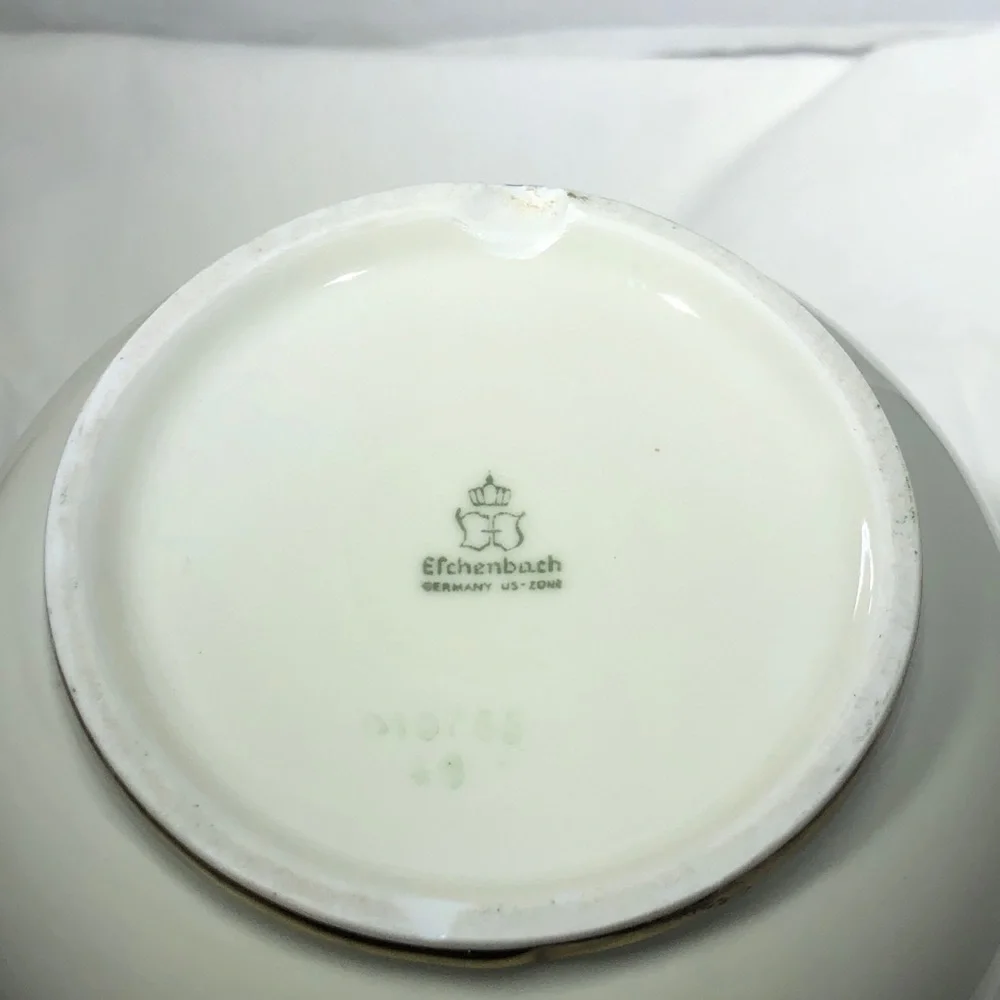 VINTAGE ESCHEBACH OF GERMANY 1945 WHITE, GREEN & GOLD PORCELAIN VASE
